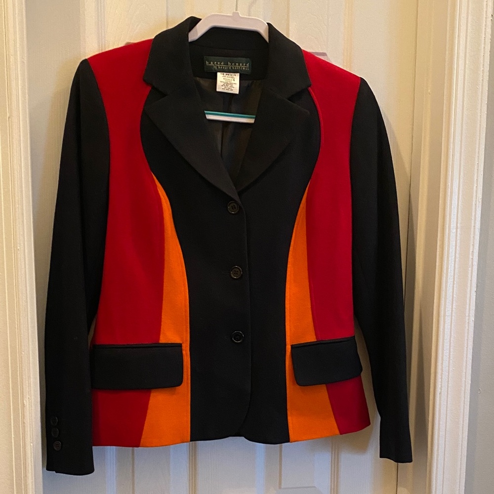 Gorgeously unique Color- Block Blazer by harve bernard. 
Wool blend, Size 6